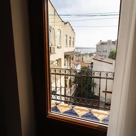 Beyoglu'nda 4+1 Ferah, Manzarali Tarihi Provincia di Istanbul