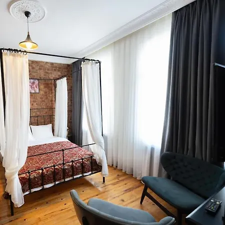 Beyoglu'nda 4+1 Ferah, Manzarali Tarihi Appartamento Provincia di Istanbul