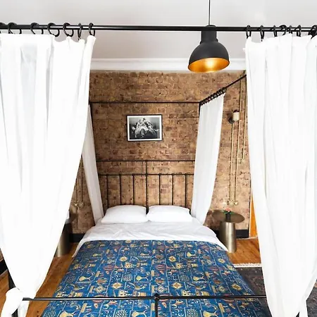 Beyoglu'nda 4+1 Ferah, Manzarali Tarihi 公寓