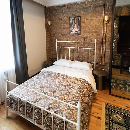 Apartamento Beyoglu'nda 4+1 Ferah, Manzarali Tarihi