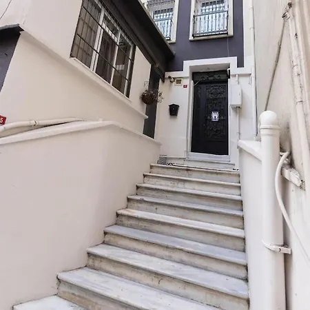 Beyoglu'nda 4+1 Ferah, Manzarali Tarihi Apartamento Istambul